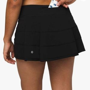 *Lululemon* pace rival tennis skirt. LIKE NEW. PERFECT CONDITION.